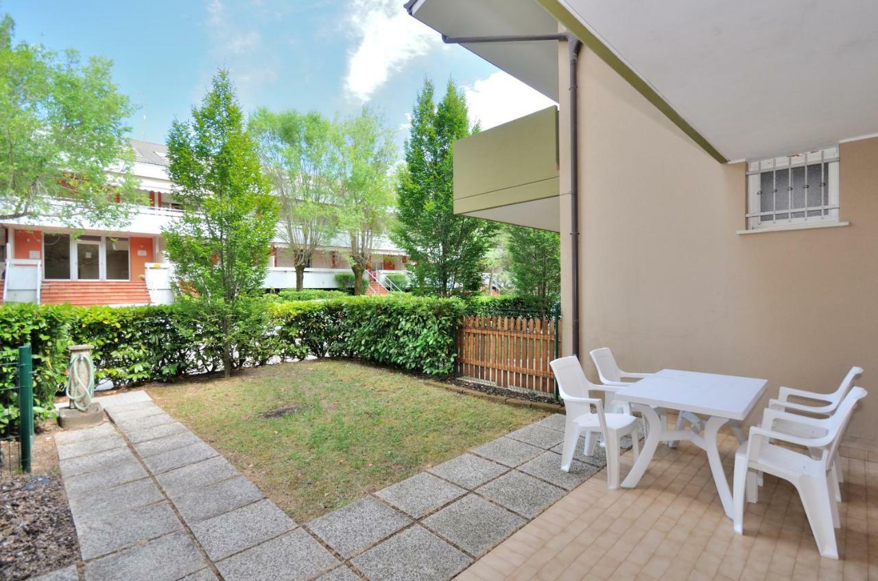 Condominio Acquarius Bibione Exteriör bild